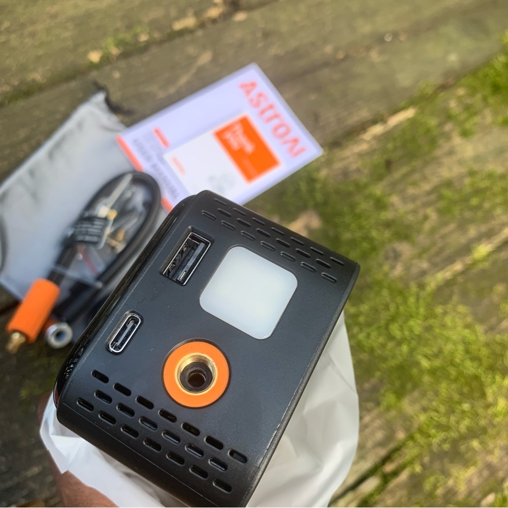 AstroAI Portable Car Air Pump - Picture 7 of 8
